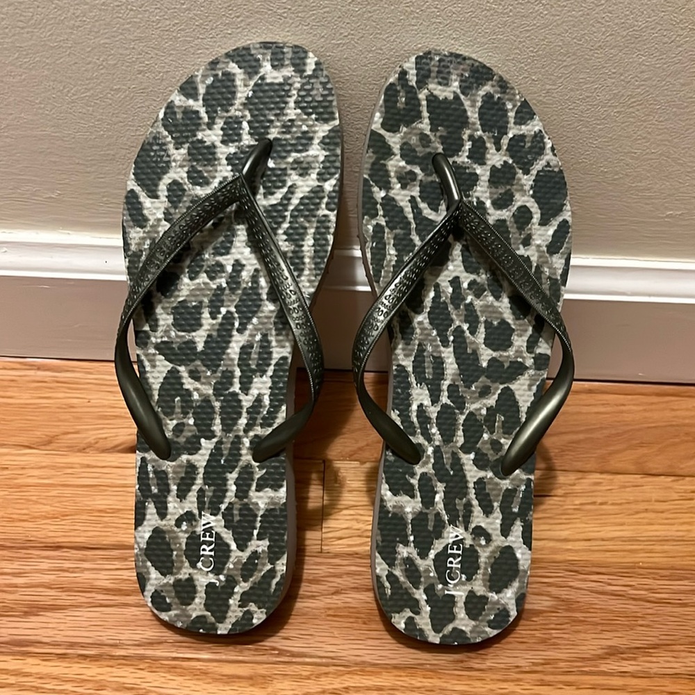 JCrew white leopard flip flops 8